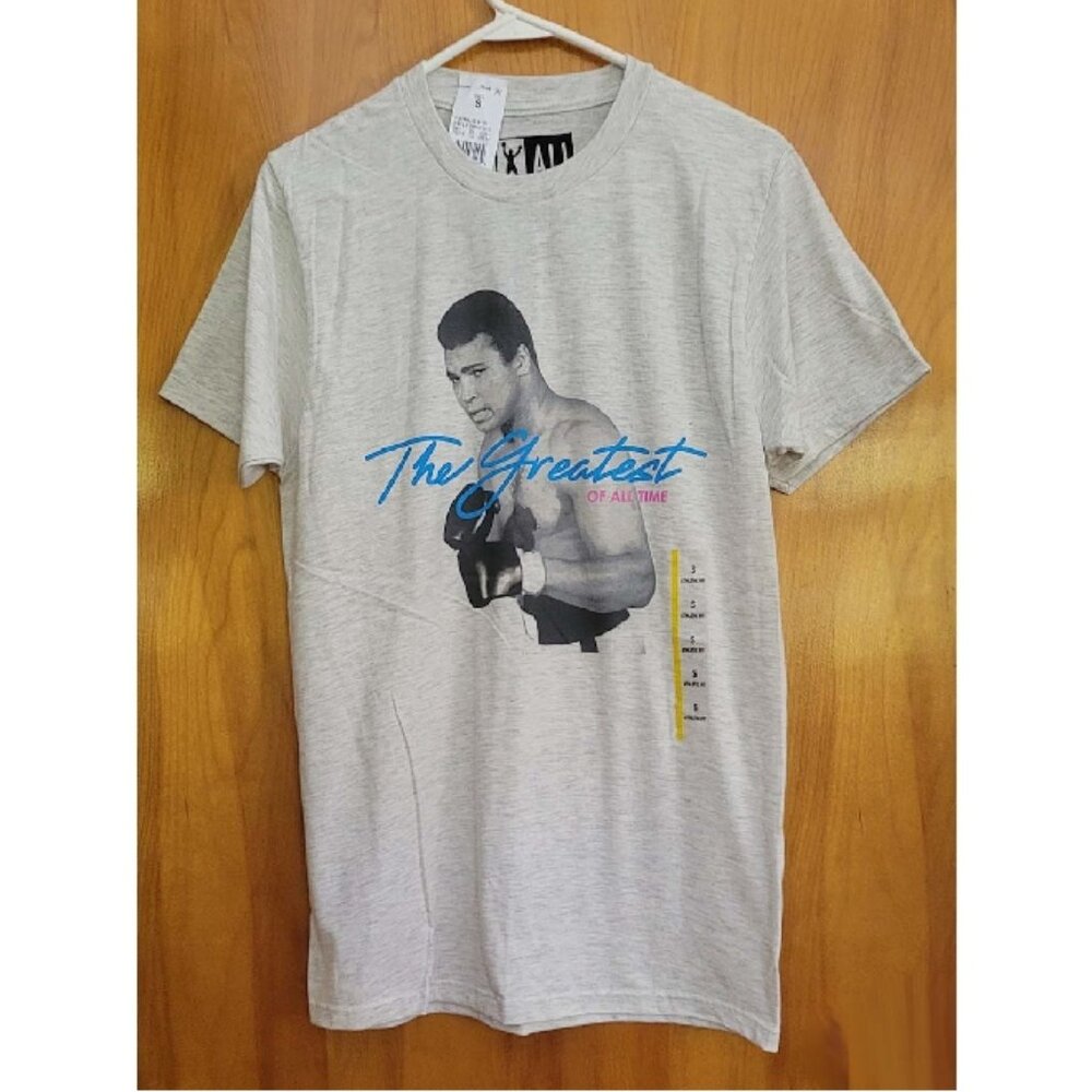 NWT Muhammad Ali T-Shirt Cotton Blend Sz S Short Sleeve Light Gray w Graphic